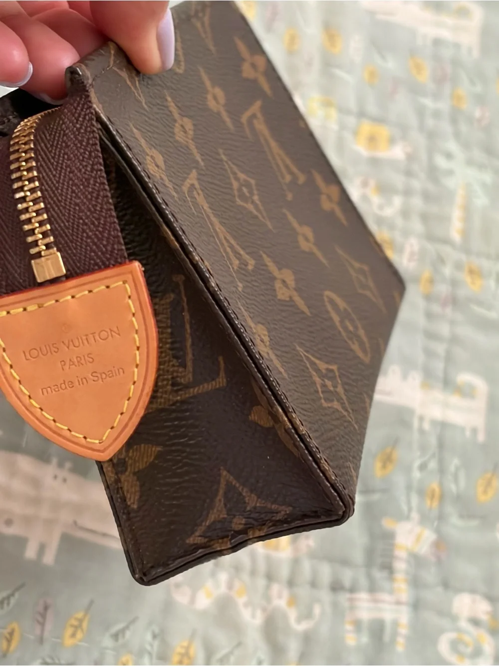 Louis Vuitton Toiletry 15 Cosmetic Pouch (PRICE FIRM)